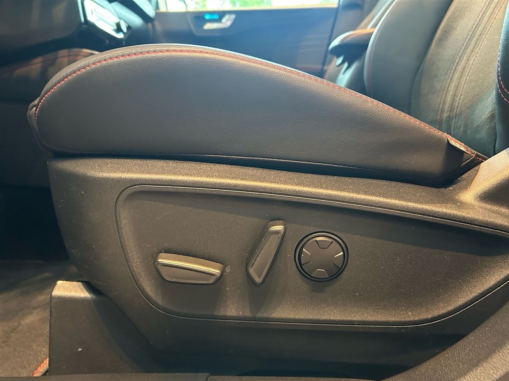 Ford Kuga 2,5 Plugin-hybrid ST-Line X CVT 243HK 5d Aut. - Image 13