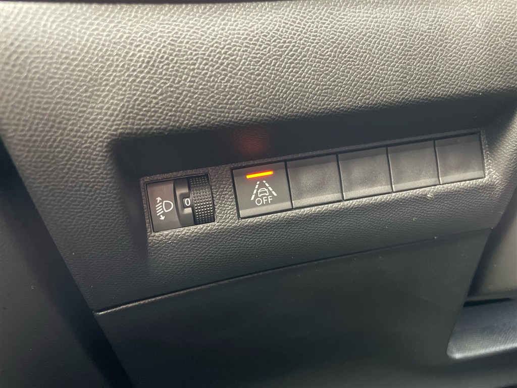 Peugeot e-2008 EL Allure 136HK 5d Aut. - Image 13