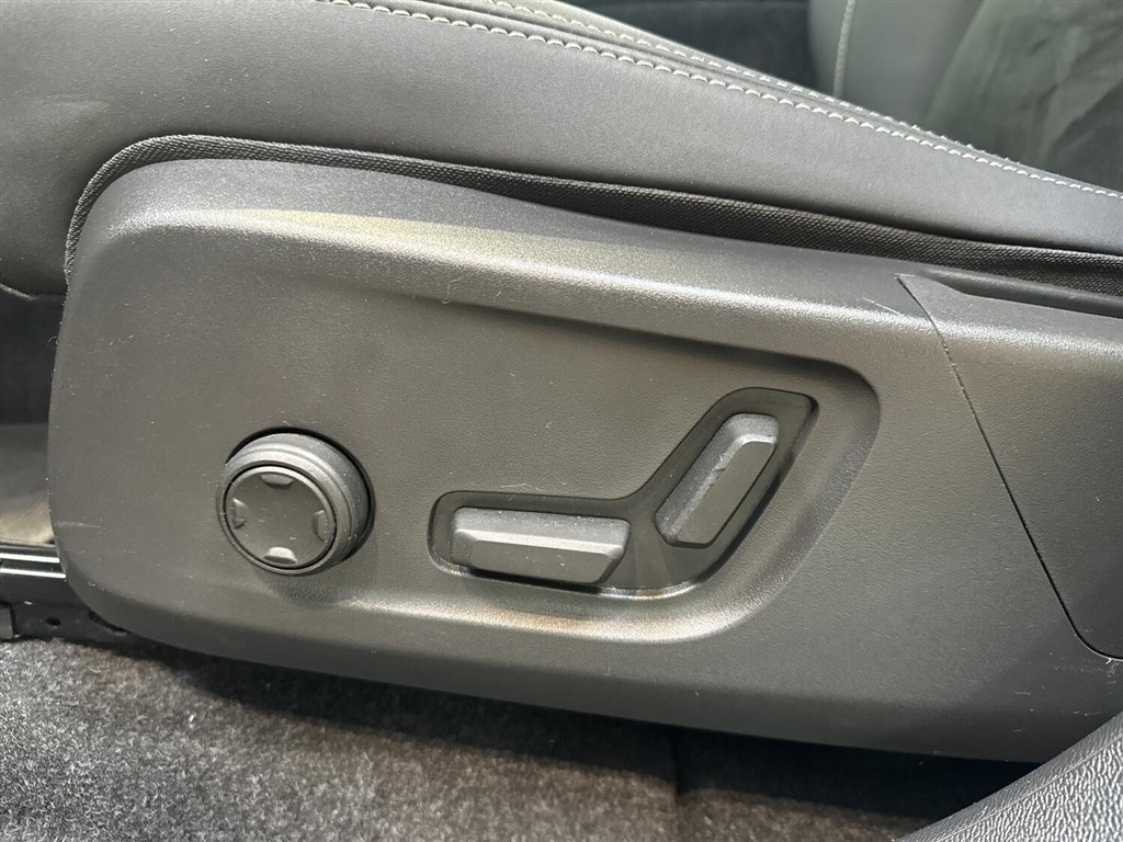 Volvo XC40 P6 Recharge Ultimate 231HK 5d Aut. - Image 17