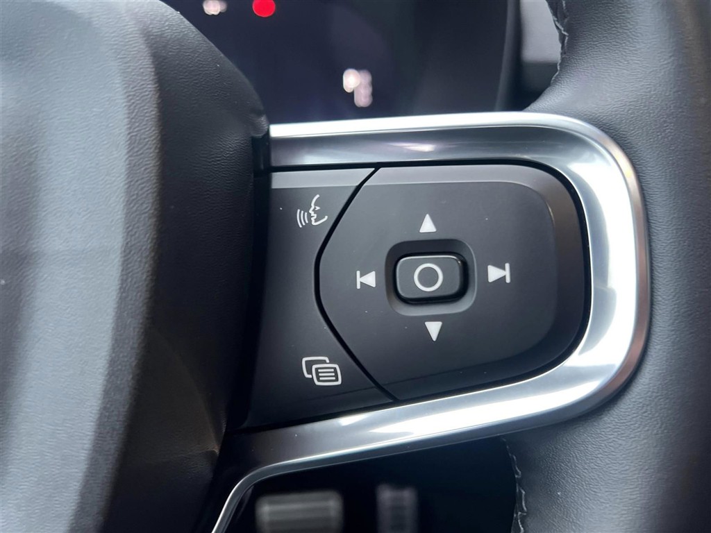 Volvo XC40 P6 Recharge Pro 231HK 5d Aut. - Image 10