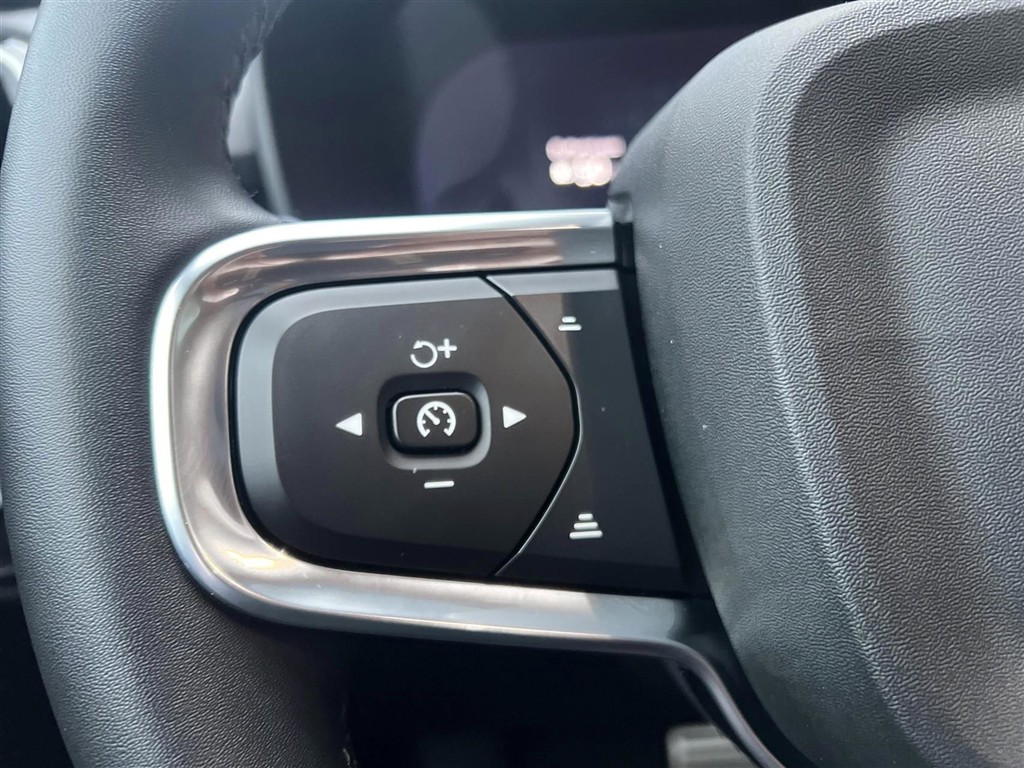 Volvo XC40 P6 Recharge Pro 231HK 5d Aut. - Image 9