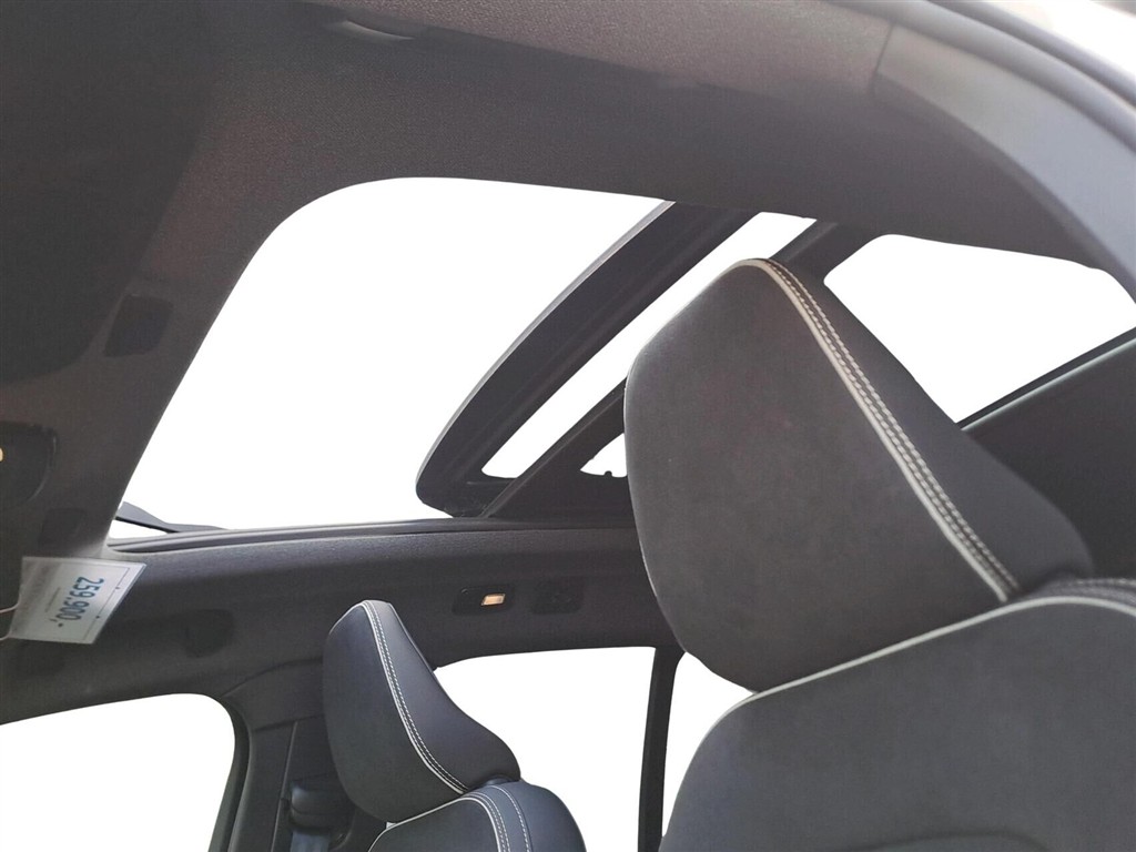 Volvo XC40 P6 Recharge Pro 231HK 5d Aut. - Image 13