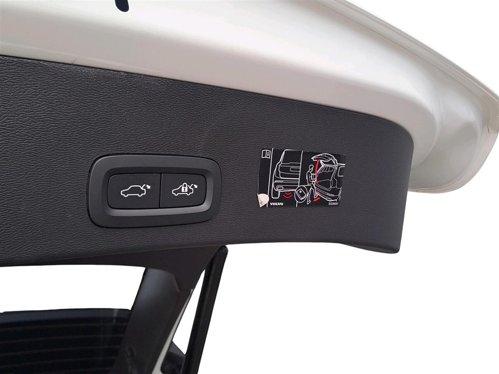 Volvo XC40 P6 Recharge Pro 231HK 5d Aut. - Image 26