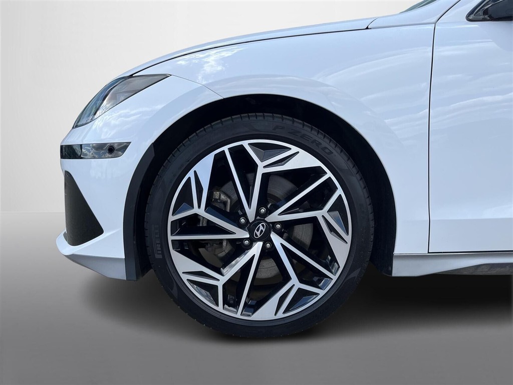 Hyundai Ioniq 6 Electric 77,4 kWh Ultimate 229HK Aut. - Image 8