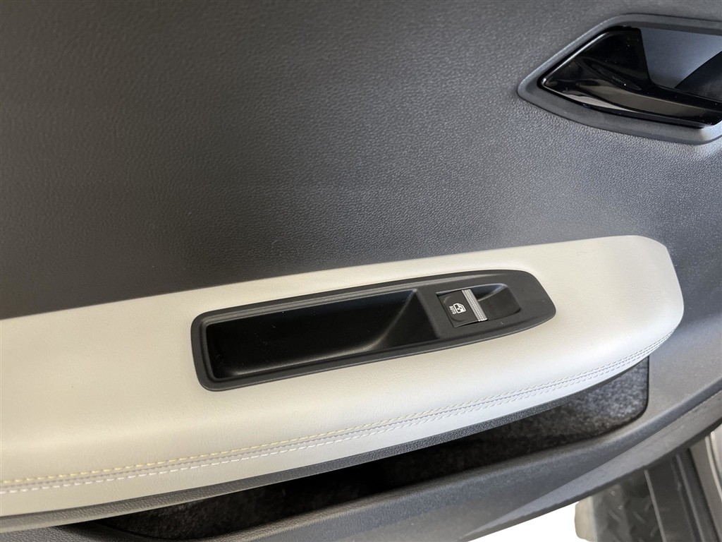 Renault Scénic E-TECH Iconic 220HK Aut. - Image 10