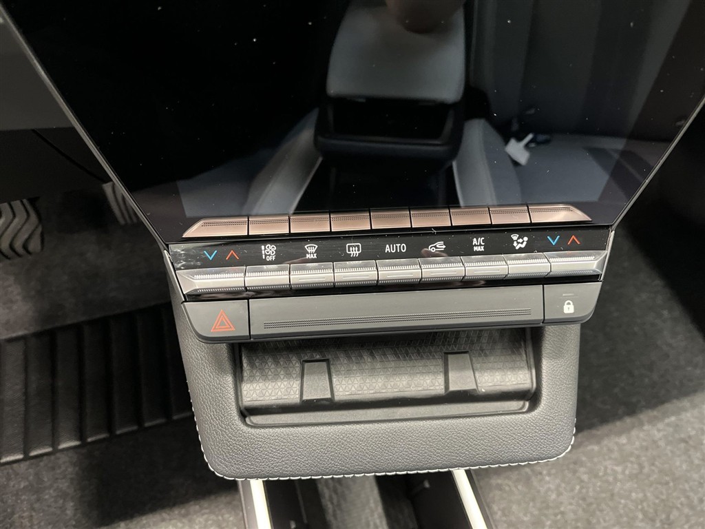 Renault Scénic E-TECH Iconic 220HK Aut. - Image 17