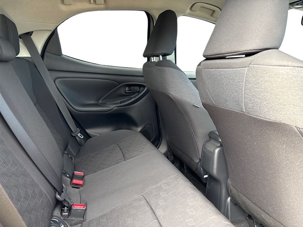 Toyota Yaris 1,5 Hybrid Style Technology 116HK 5d Trinl. Gear - Image 16