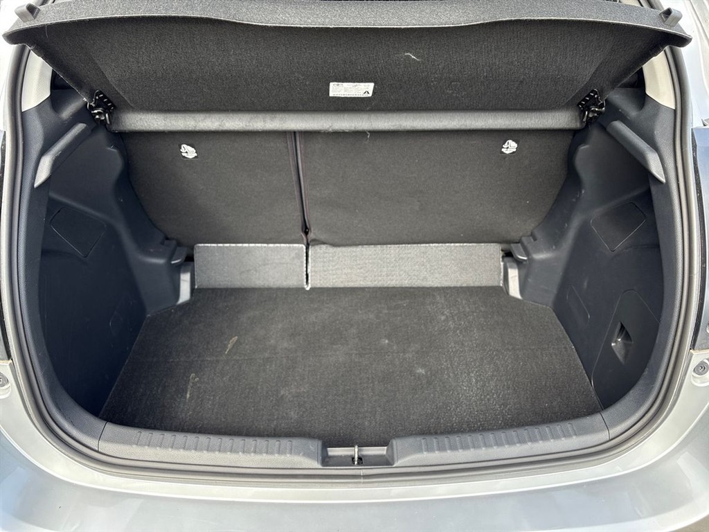 Toyota Yaris 1,5 Hybrid Style Technology 116HK 5d Trinl. Gear - Image 17