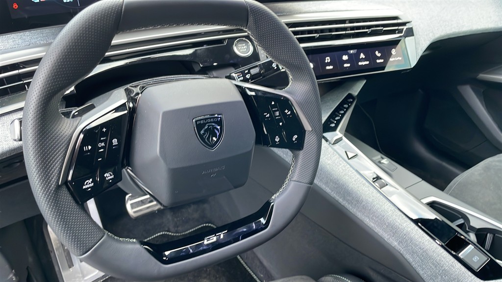 Peugeot e-3008 EL GT Pack 210HK 5d Aut. - Image 9