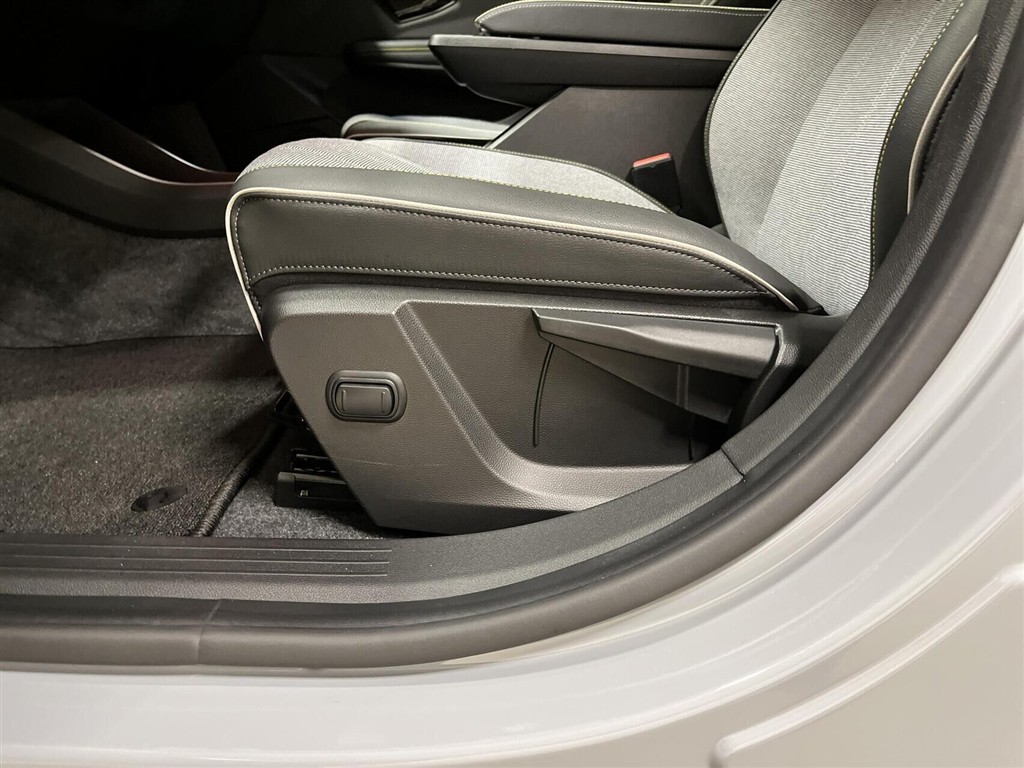 Renault Mégane E-TECH Techno 220HK 5d Aut. - Image 14