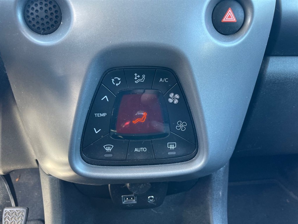 Toyota Aygo 1,0 VVT-I X-Sky 72HK 5d - Image 26