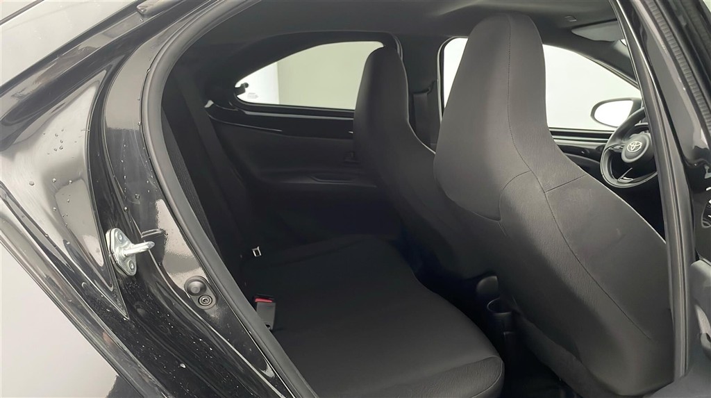 Toyota Aygo X 1,0 VVT-I Active 72HK 5d - Image 7
