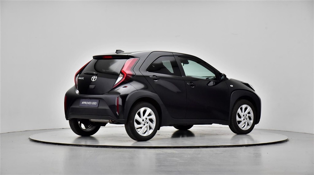 Toyota Aygo X 1,0 VVT-I Active 72HK 5d - Image 3