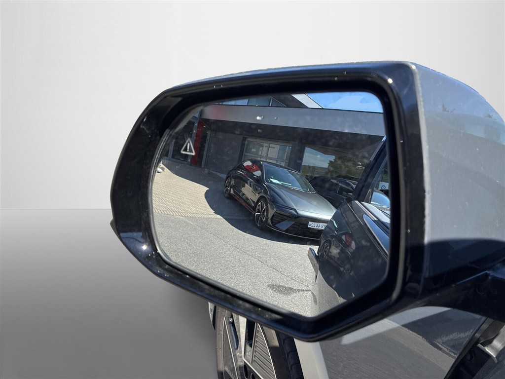 Hyundai Ioniq 5 Electric 84 kWh Ultimate 229HK 5d Aut. - Image 14