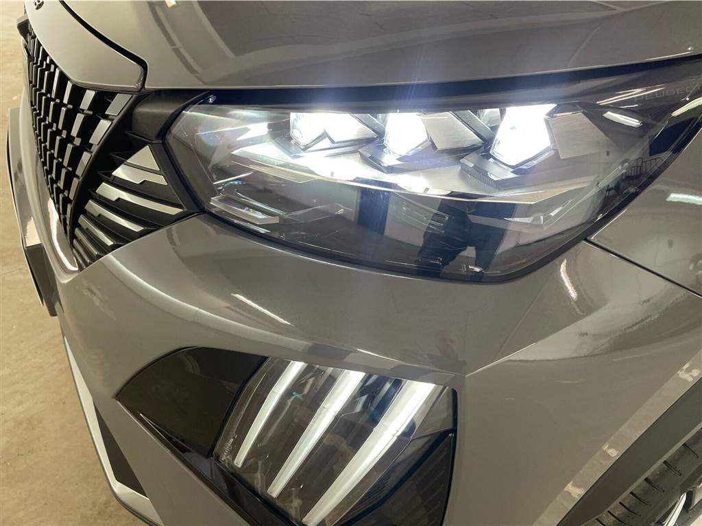 Peugeot e-2008 EL GT 156HK 5d Aut. - Image 17