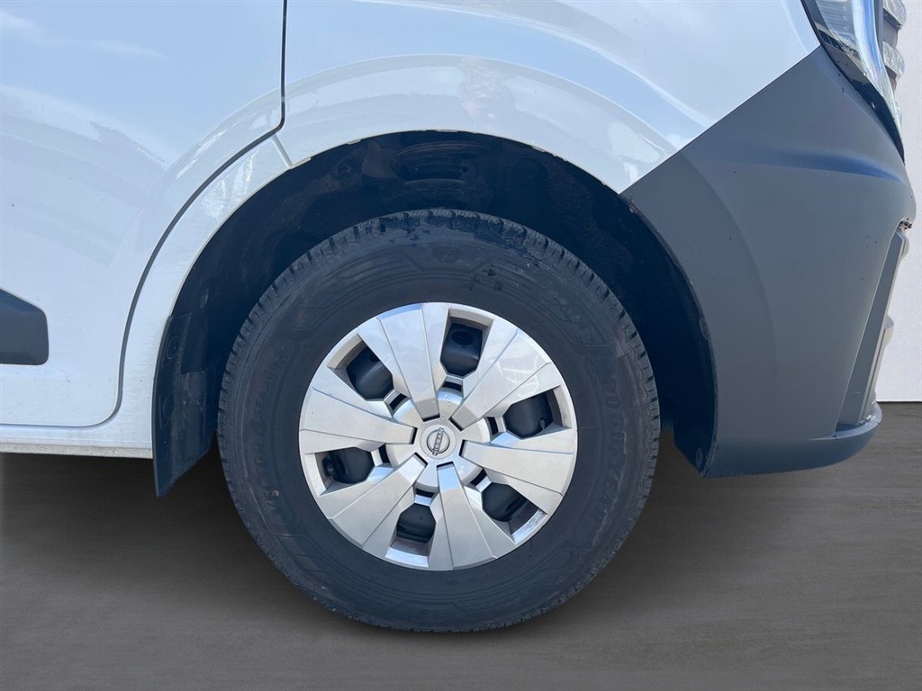 Nissan Interstar L2H2 2,0 DCi Tekna 150HK Van 6g - Image 9