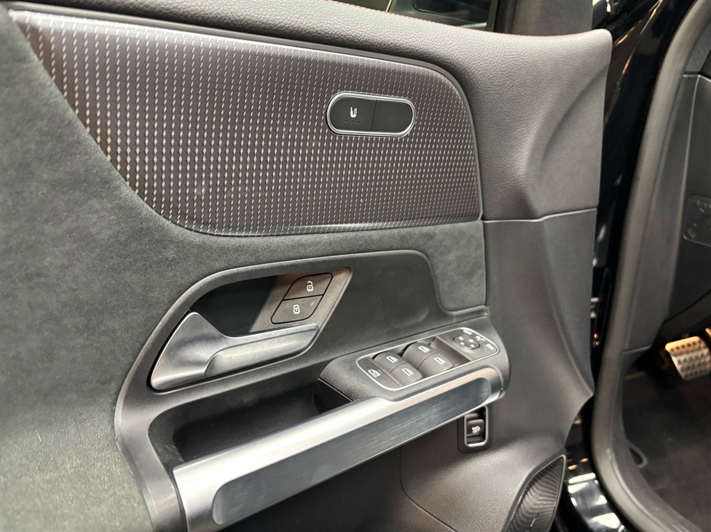 Mercedes-Benz EQB 250 EL AMG Line 190HK 5d Aut. - Image 11
