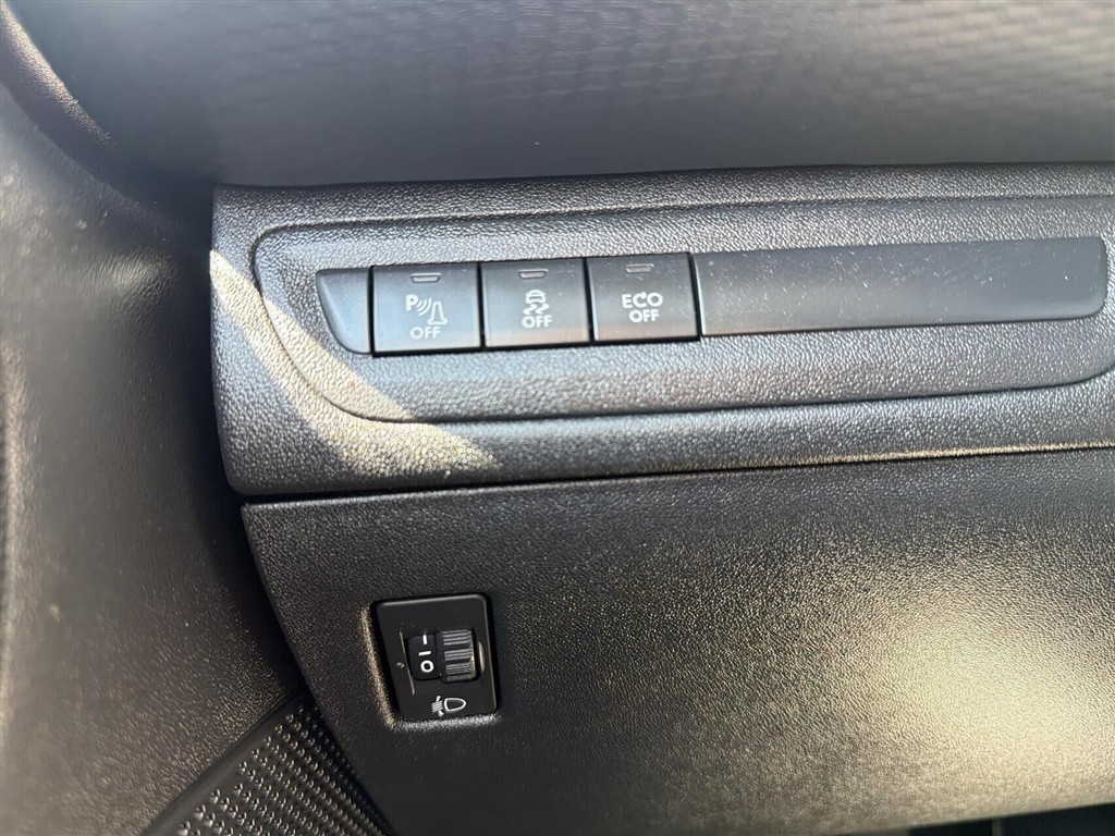 Peugeot 208 1,6 BlueHDi Desire 100HK 5d - Image 13