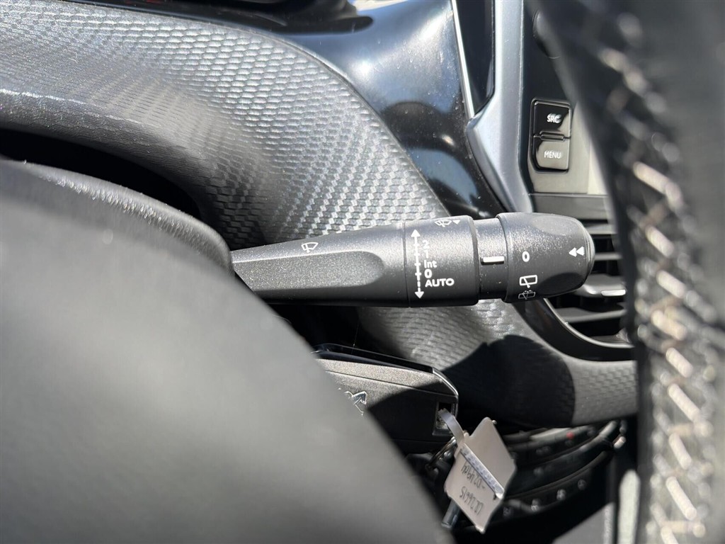 Peugeot 208 1,6 BlueHDi Desire 100HK 5d - Image 14