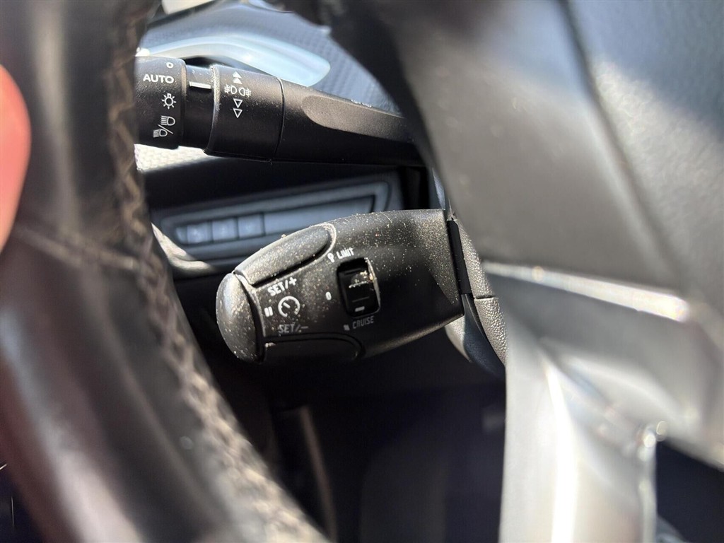 Peugeot 208 1,6 BlueHDi Desire 100HK 5d - Image 15