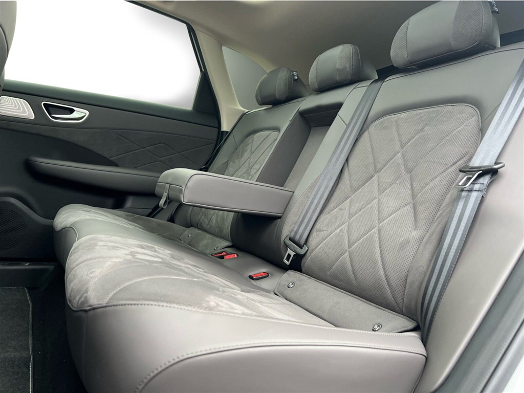 MG MGS6 Electric 77 kWh LR AWD Performance Luxury 362HK 5d Aut. - Image 12