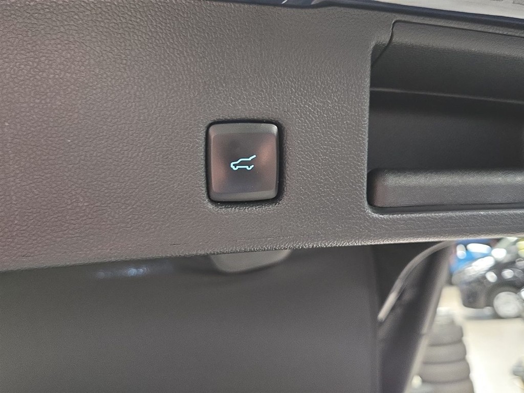 Ford Kuga 2,5 Plugin-hybrid ST-Line X CVT 225HK 5d Trinl. Gear - Image 25