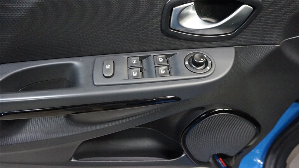 Renault Clio 0,9 Energy TCe Limited 90HK 5d - Image 6