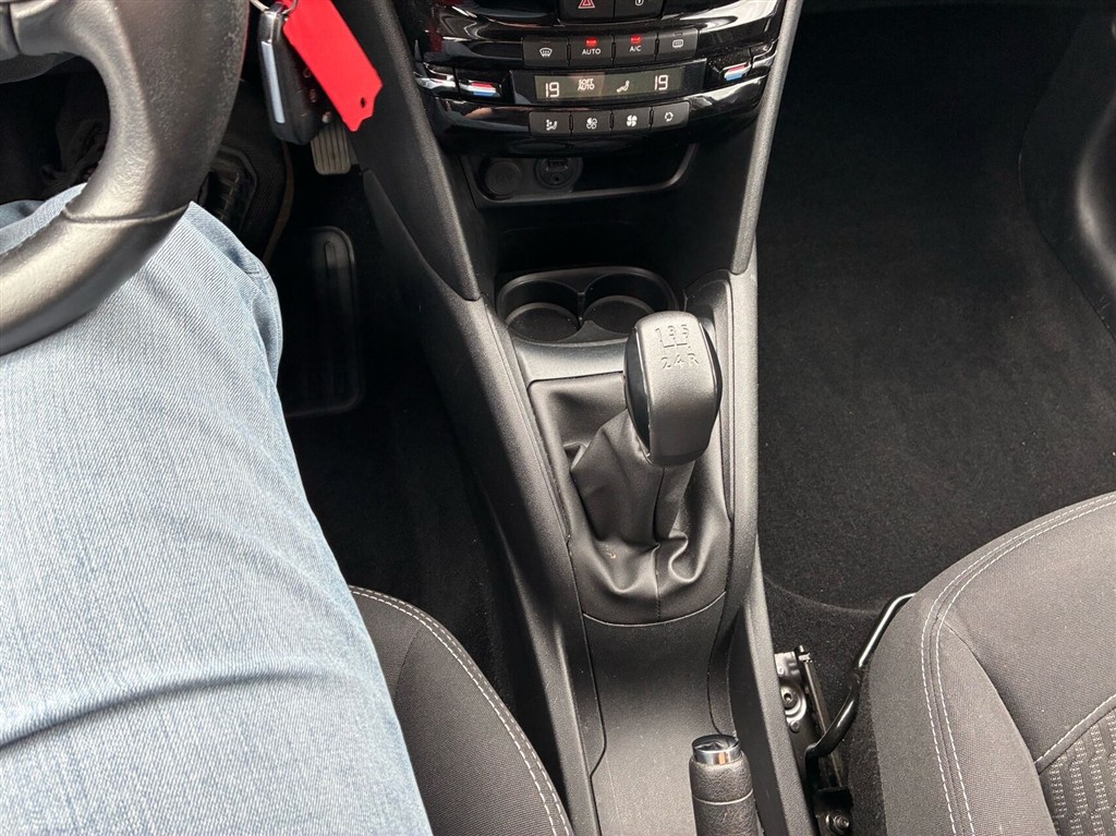 Peugeot 208 1,6 BlueHDi Envy 100HK 5d - Image 9