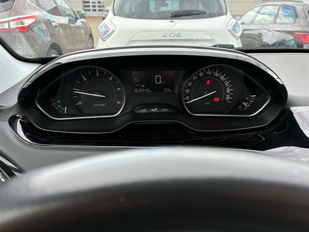 Peugeot 208 1,6 BlueHDi Envy 100HK 5d - Image 11