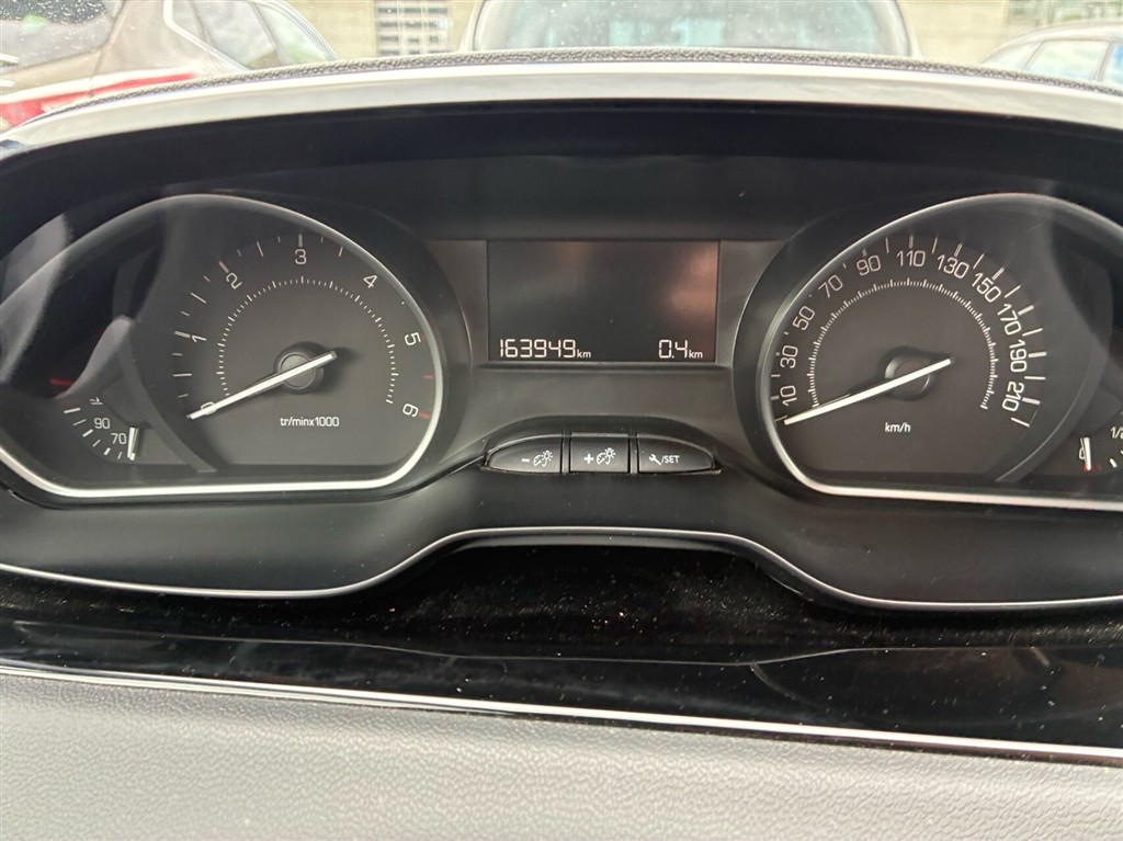 Peugeot 208 1,6 BlueHDi Envy 100HK 5d - Image 12