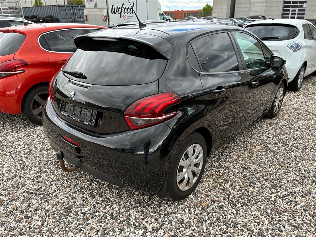 Peugeot 208 1,6 BlueHDi Envy 100HK 5d - Image 3