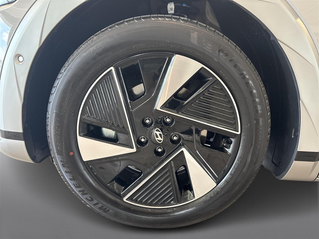 Hyundai Ioniq 5 Electric 84 kWh Ultimate 229HK 5d Aut. - Image 17