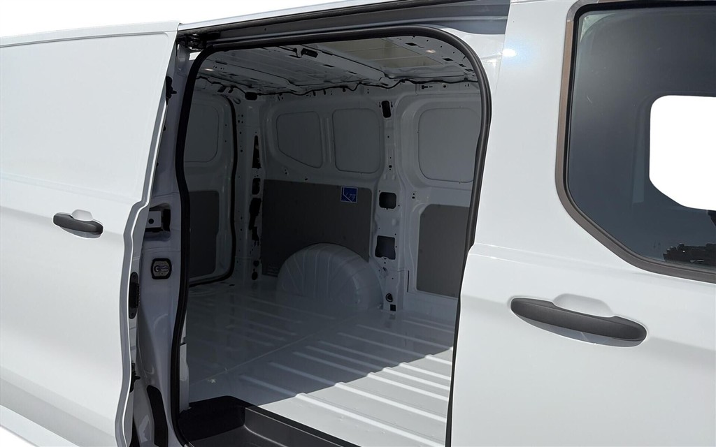 Ford E-Transit Custom 320 L1H1 EL Trend 136HK Van Aut. - Image 10