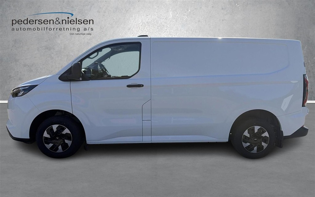 Ford E-Transit Custom 320 L1H1 EL Trend 136HK Van Aut. - Image 2