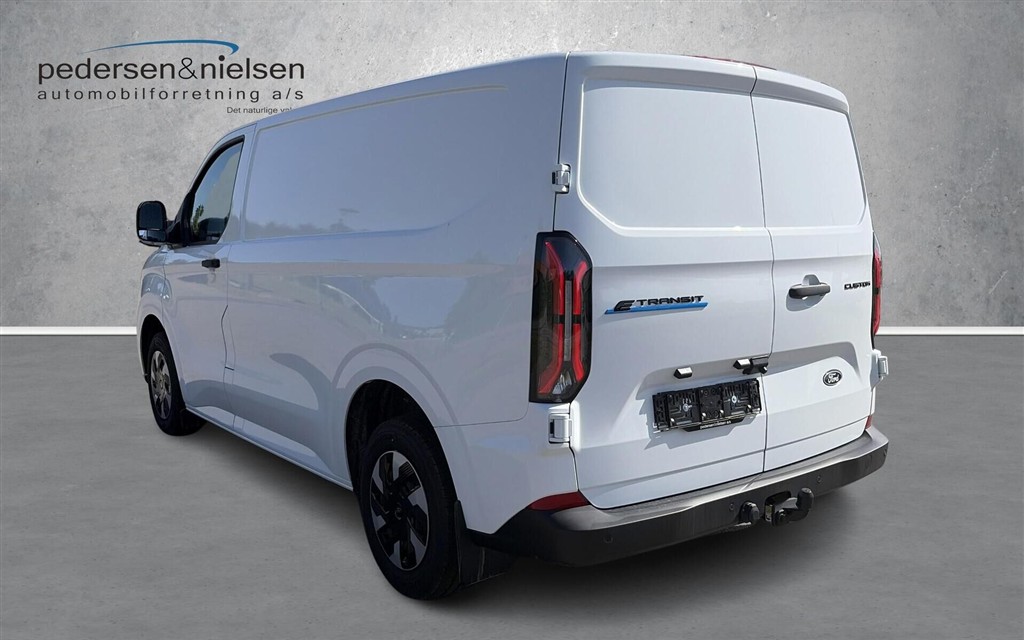 Ford E-Transit Custom 320 L1H1 EL Trend 136HK Van Aut. - Image 3