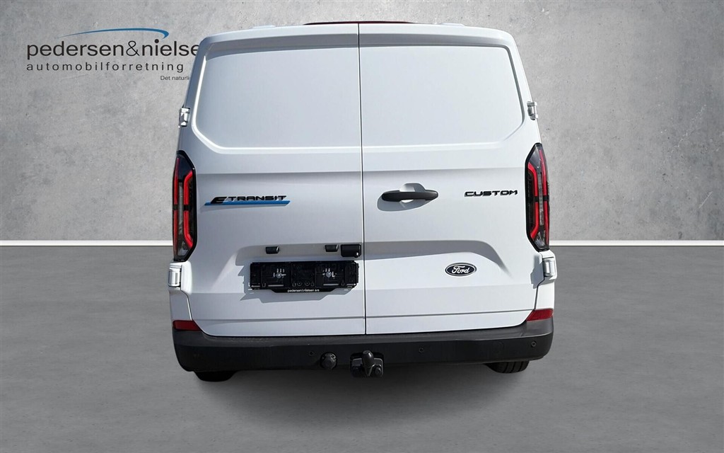 Ford E-Transit Custom 320 L1H1 EL Trend 136HK Van Aut. - Image 4
