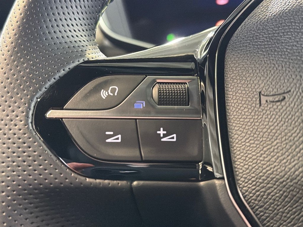 Peugeot e-2008 EL GT 136HK 5d Aut. - Image 13