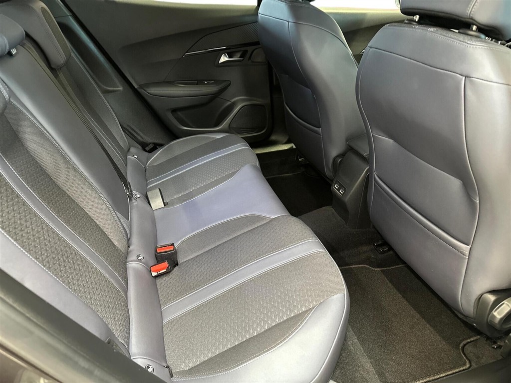 Peugeot 2008 1,2 PureTech Allure Pack EAT8 130HK 5d 8g Aut. - Image 12