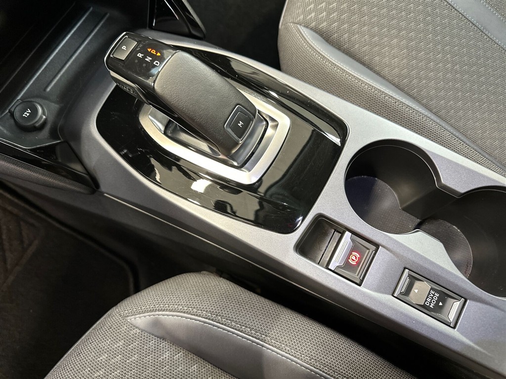Peugeot 2008 1,2 PureTech Allure Pack EAT8 130HK 5d 8g Aut. - Image 15