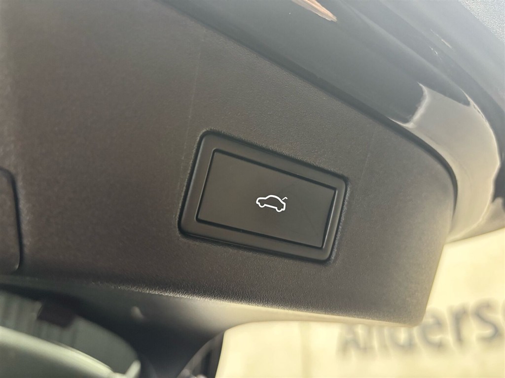 VW ID.4 EL Pro Performance 204HK 5d Aut. - Image 7