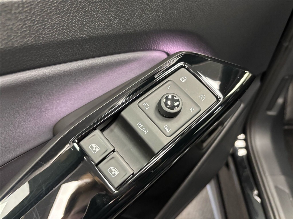 VW ID.4 EL Pro Performance 204HK 5d Aut. - Image 13
