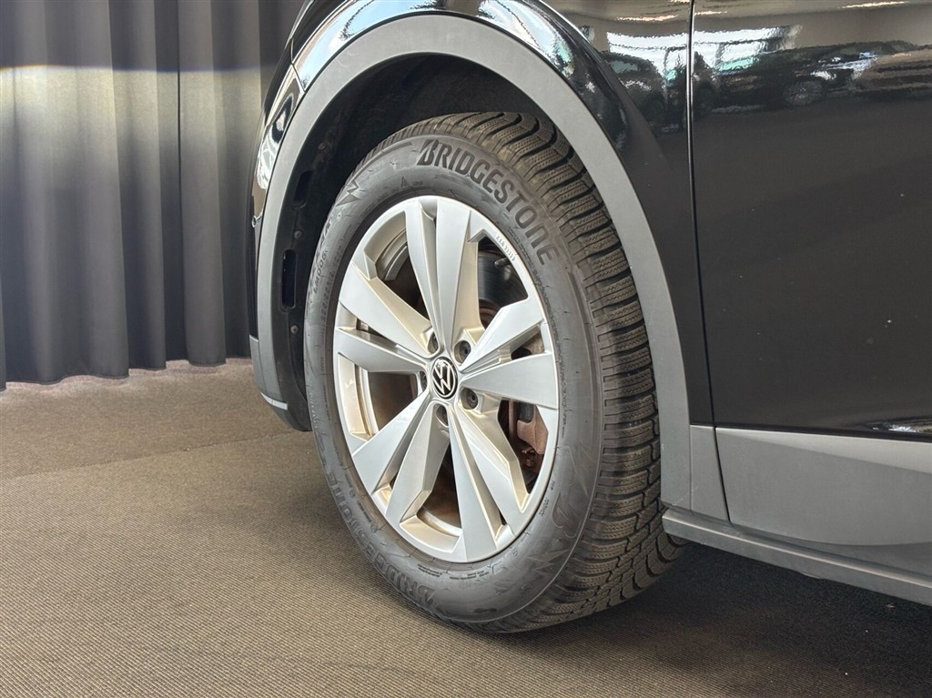 VW ID.4 EL Pro Performance 204HK 5d Aut. - Image 5
