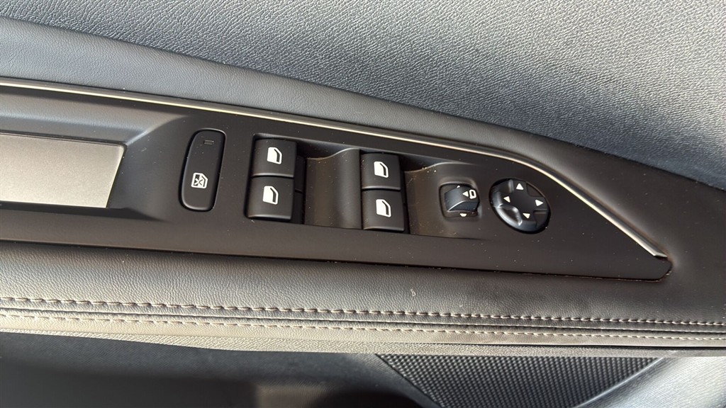 Peugeot 3008 1,6 BlueHDi Allure 120HK 5d 6g - Image 16
