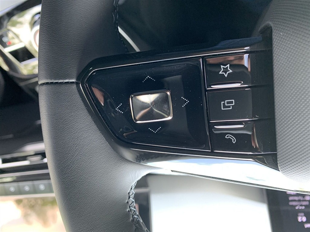 MG MG4 Electric 64 kWh LR RWD Luxury MY24 204HK 5d Aut. - Image 14
