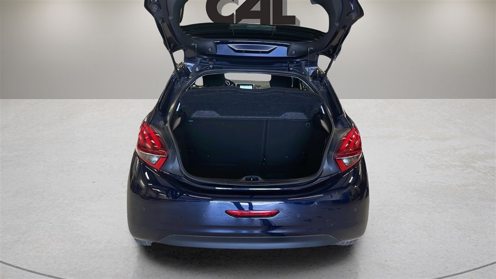 Peugeot 208 1,2 PureTech Prestige 82HK 5d - Image 6