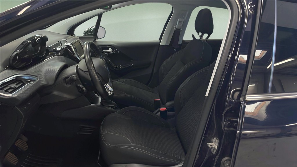 Peugeot 208 1,2 PureTech Prestige 82HK 5d - Image 8
