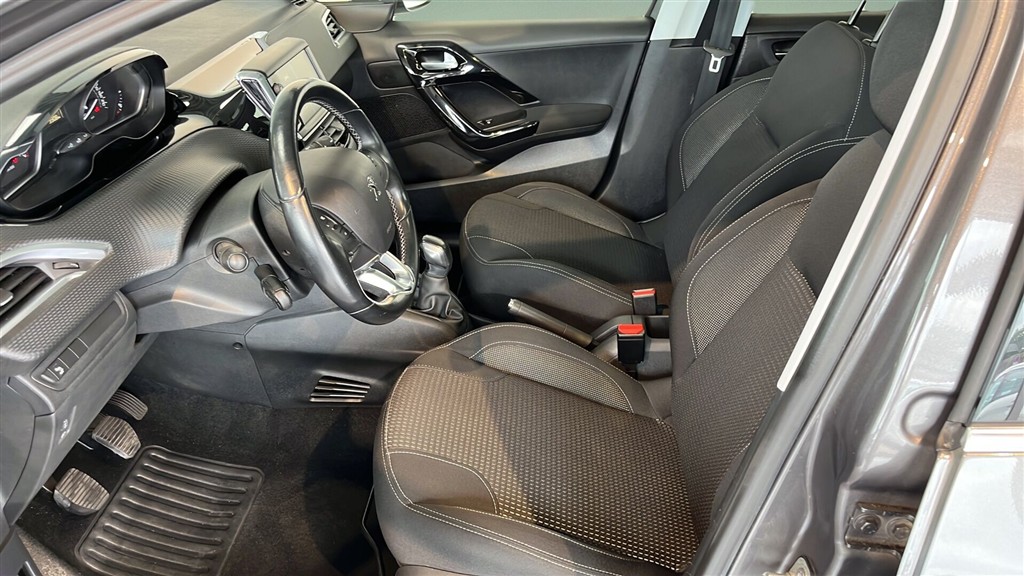 Peugeot 208 1,2 PureTech Selection Sky 82HK 5d - Image 6