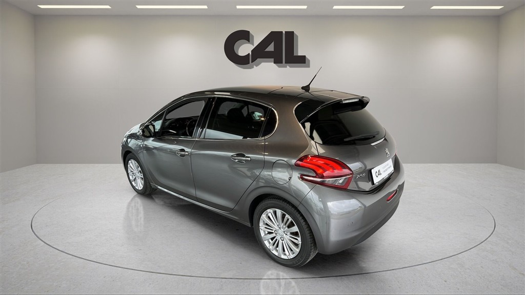 Peugeot 208 1,2 PureTech Selection Sky 82HK 5d - Image 3