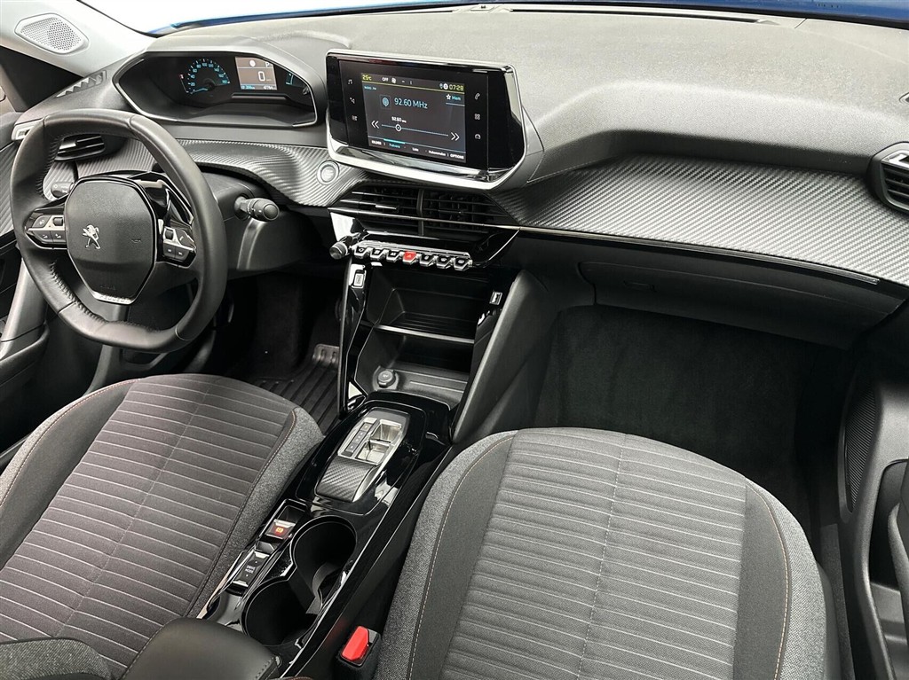 Peugeot e-2008 EL Allure Pack 136HK 5d Aut. - Image 11