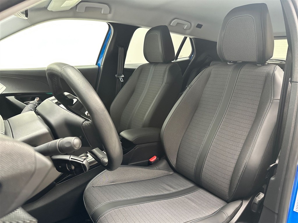 Peugeot e-2008 EL Allure Pack 136HK 5d Aut. - Image 19